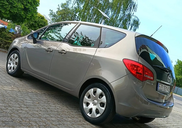 Opel Meriva cena 24700 przebieg: 111000, rok produkcji 2011 z Nieszawa małe 326